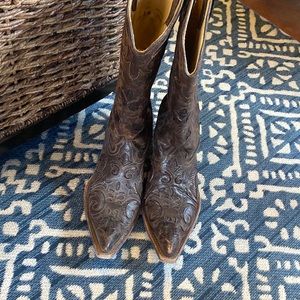 CORRAL Ladies Chocolate Vintage Lizard Cowboy Boots. Size 8